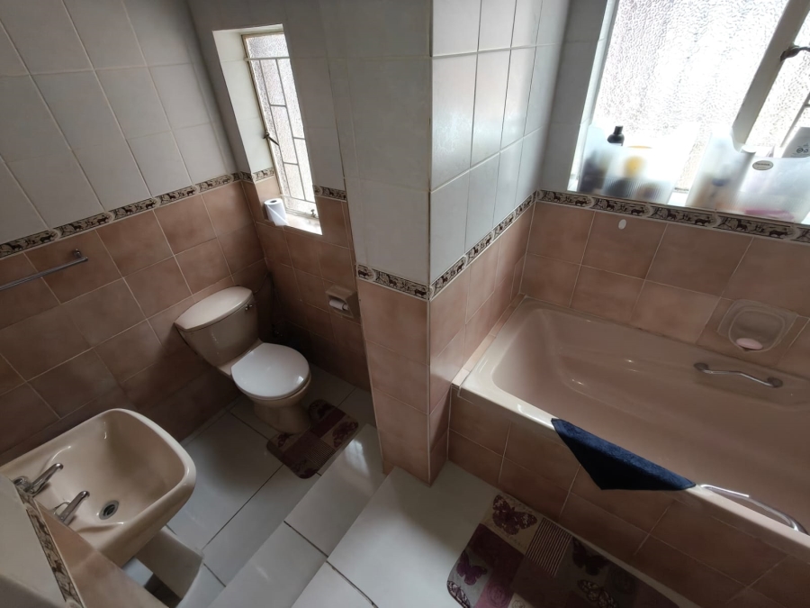 5 Bedroom Property for Sale in Cashan North West